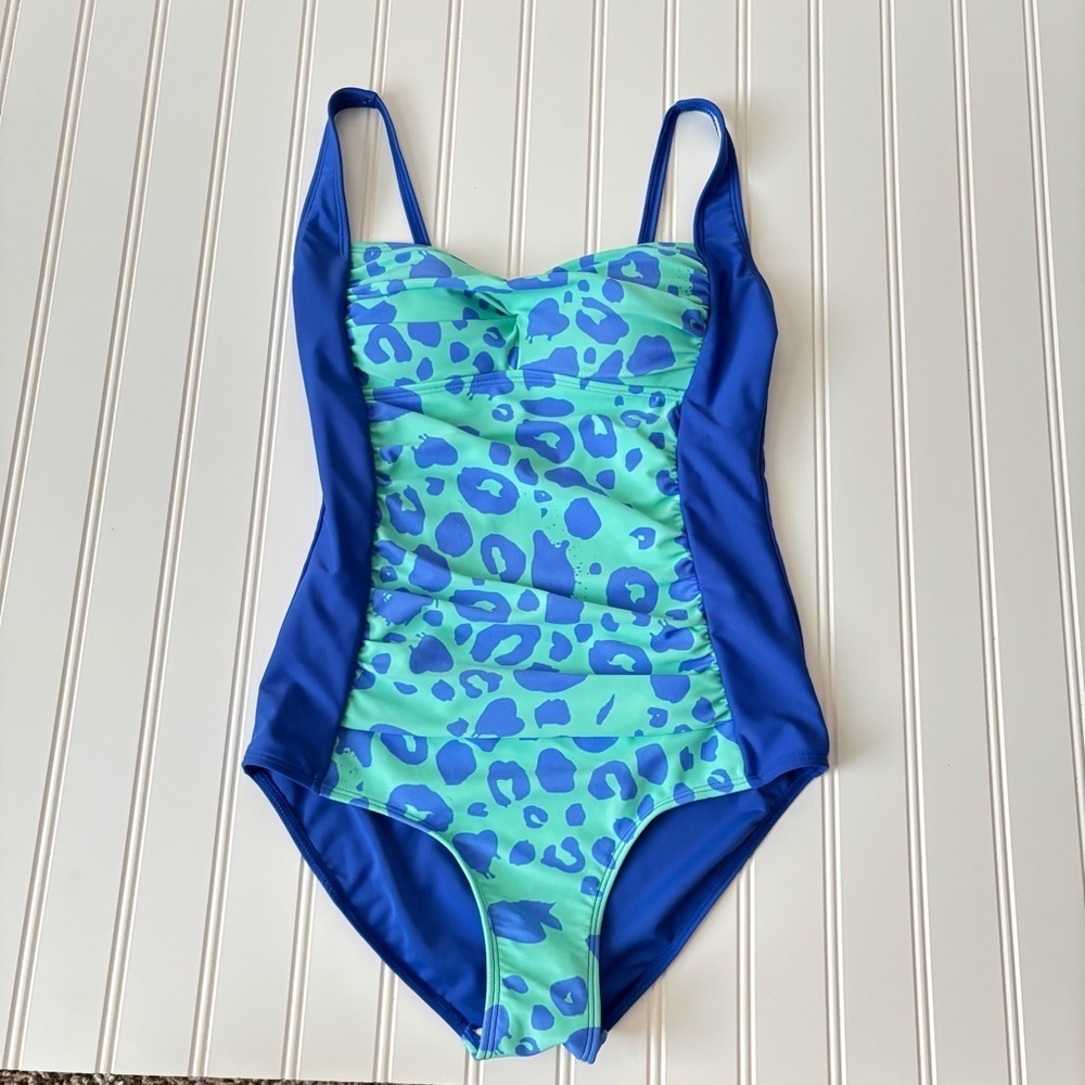 Romenza Targo | Women's Flattering Ruched Animal Print Swimsuit Size Small Blue